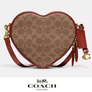 🥰 Coach Heart Crossbody In Signature Canvas